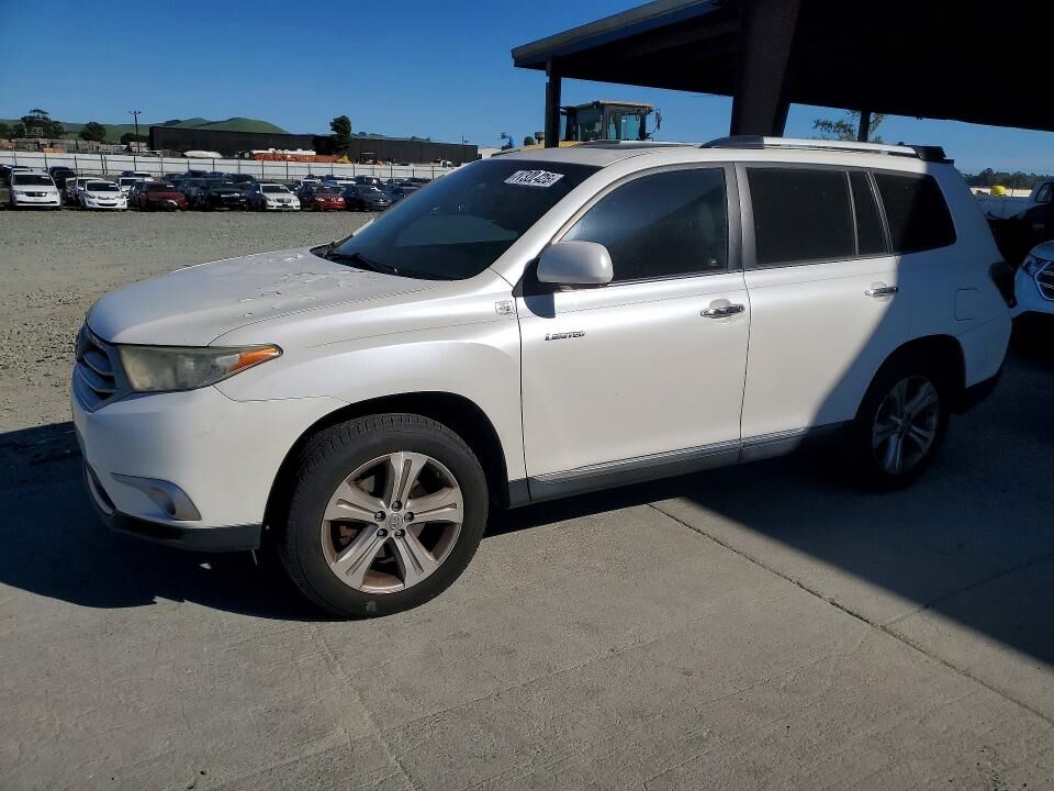 2013 TOYOTA Highlander