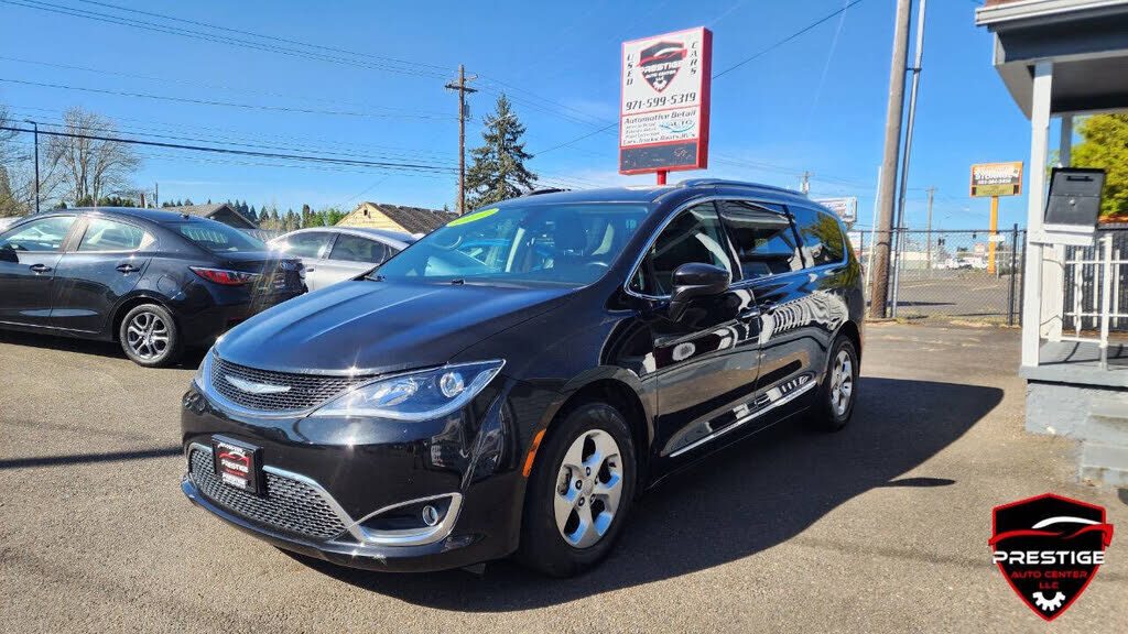 2017 CHRYSLER Pacifica