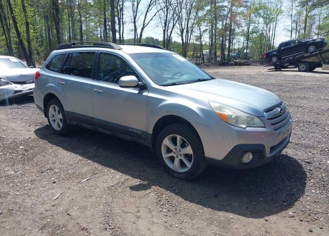 2014 SUBARU Outback