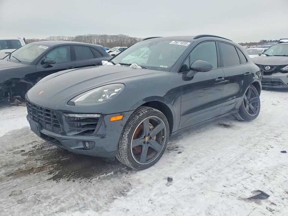 2018 PORSCHE Macan