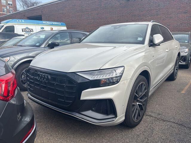 2023 AUDI Q8