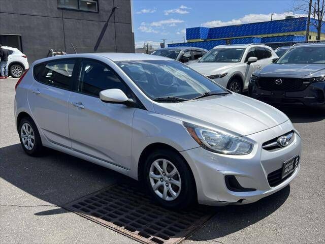 2012 HYUNDAI Accent