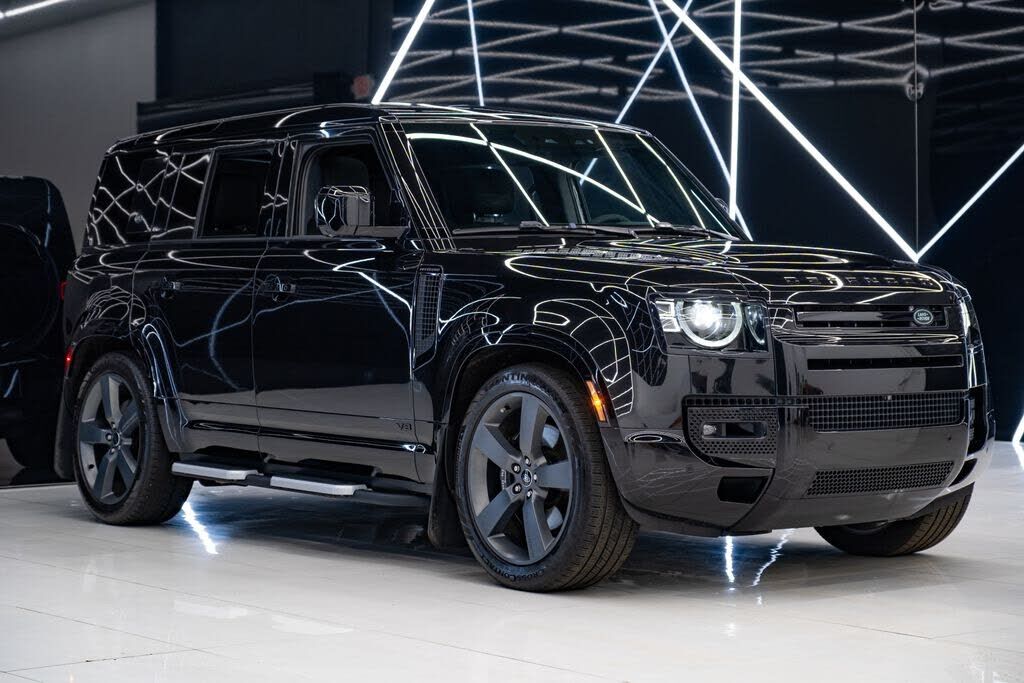 2023 LAND ROVER Defender