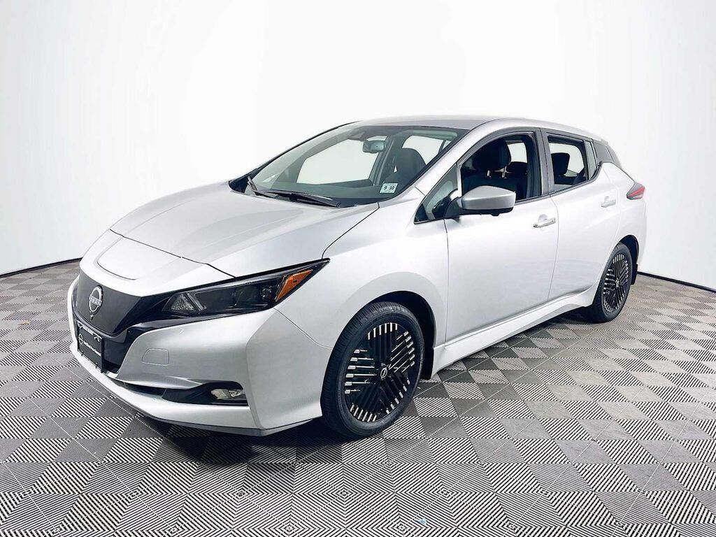 2024 NISSAN Leaf