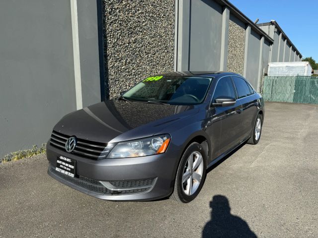 2012 VOLKSWAGEN Passat