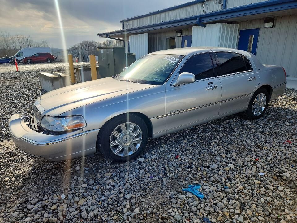 2003 LINCOLN Town Car
