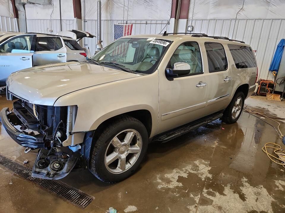 2014 CHEVROLET Suburban