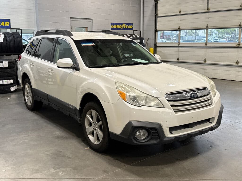 2014 SUBARU Outback