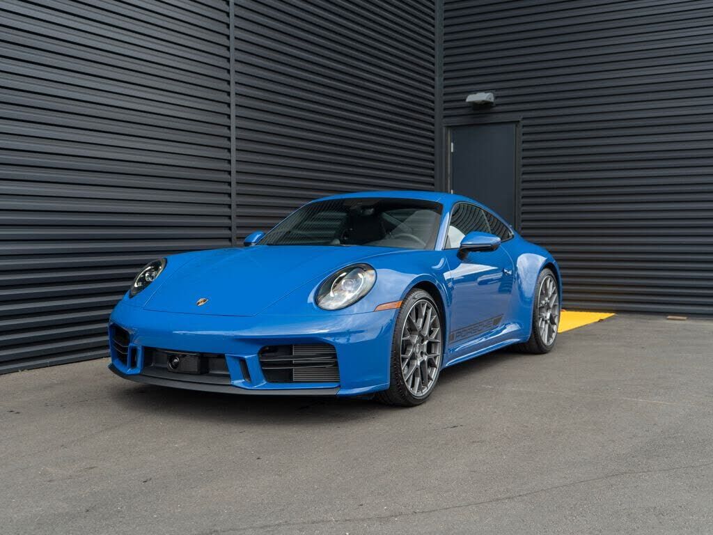 2025 PORSCHE 911