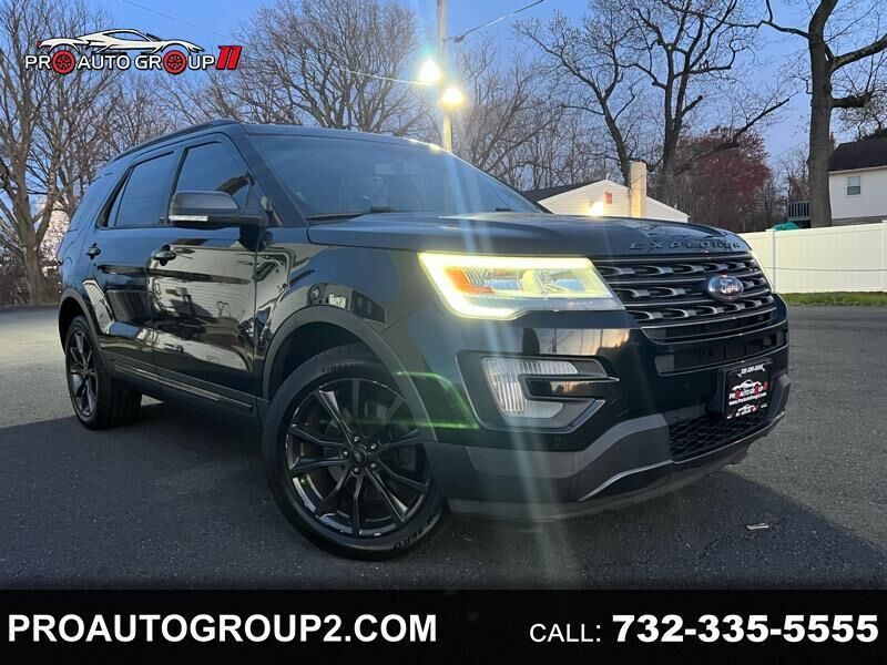 2017 FORD Explorer