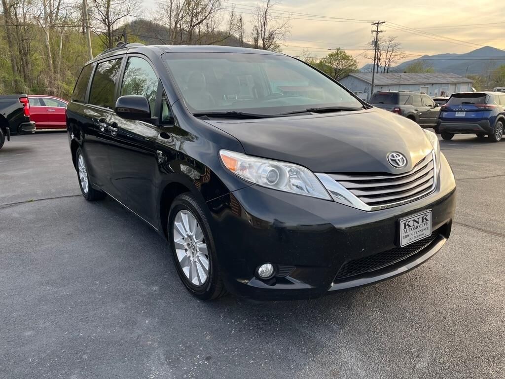 2016 TOYOTA Sienna