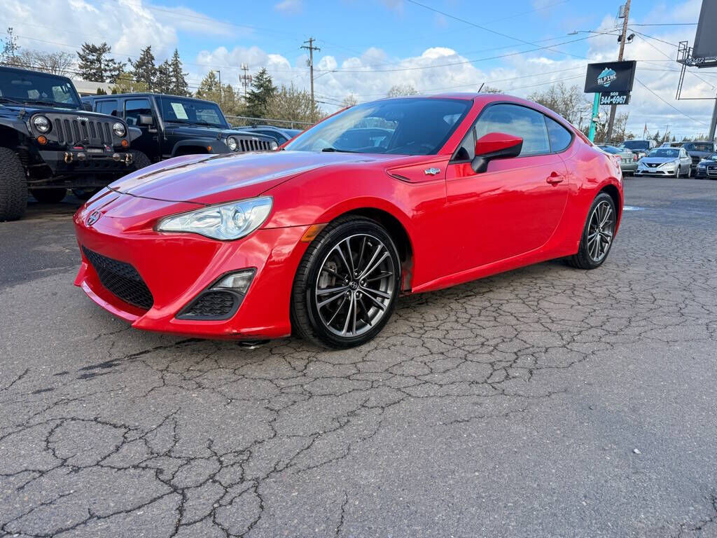 2013 TOYOTA Scion