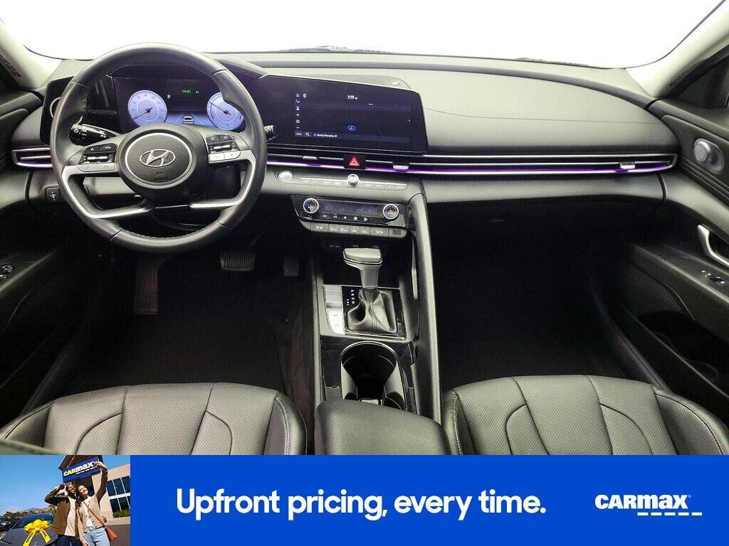 2023 HYUNDAI Elantra