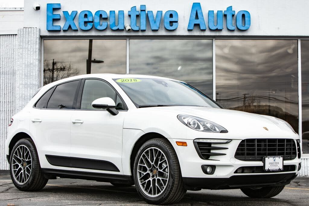 2018 PORSCHE Macan