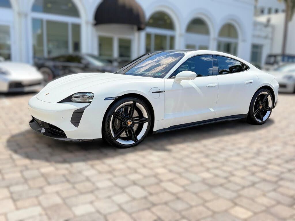 2020 PORSCHE Taycan