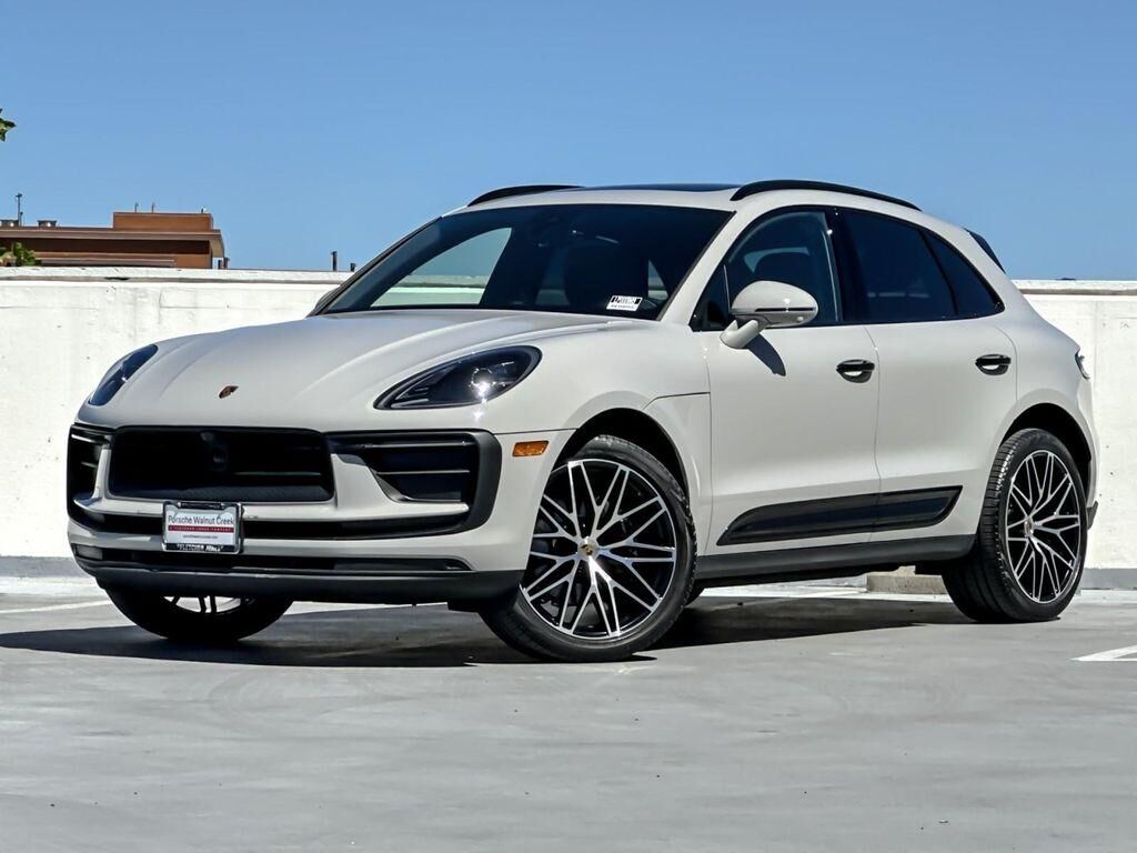 2025 PORSCHE Macan