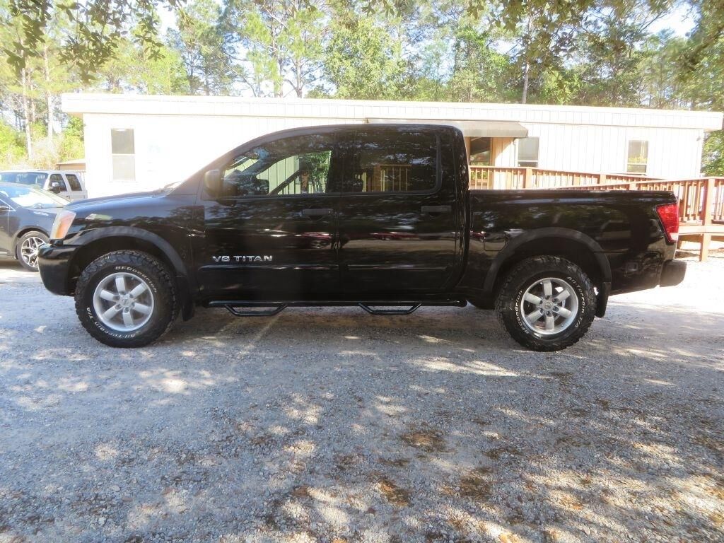2011 NISSAN Titan
