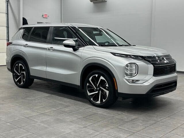 2024 MITSUBISHI Outlander