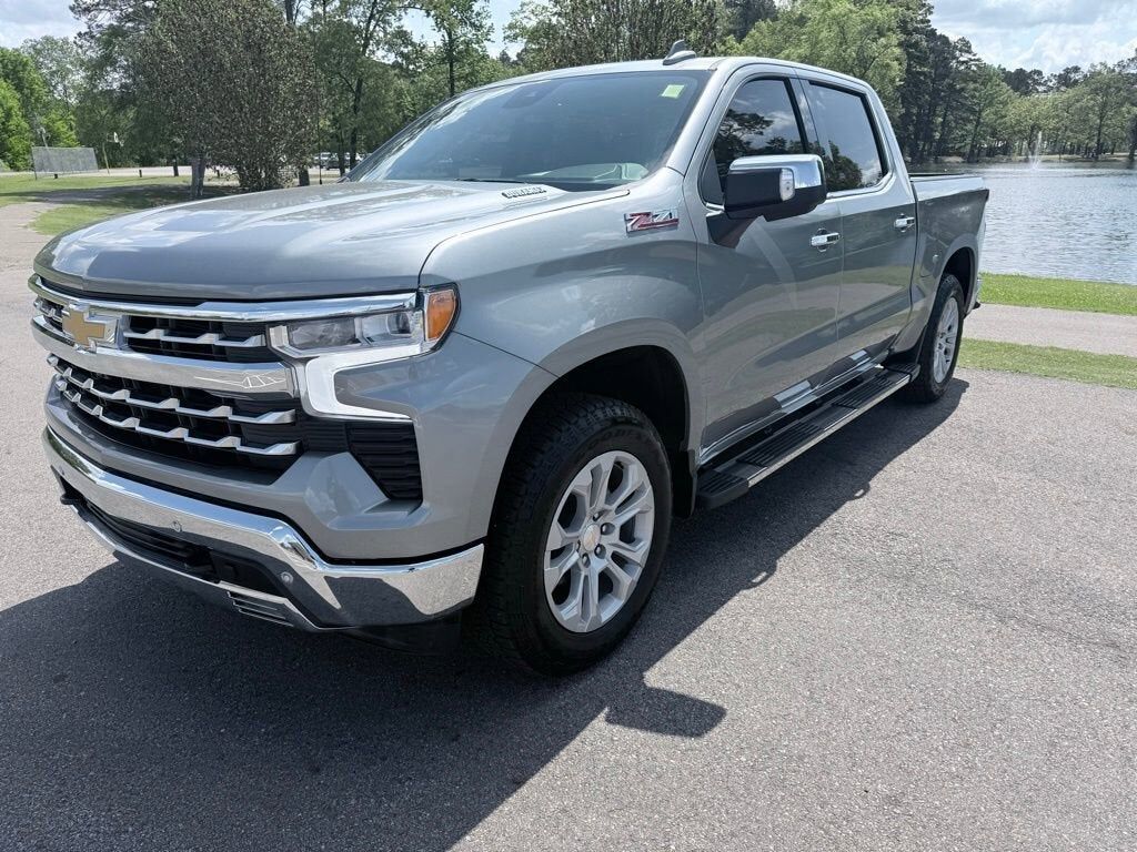 2025 CHEVROLET Silverado
