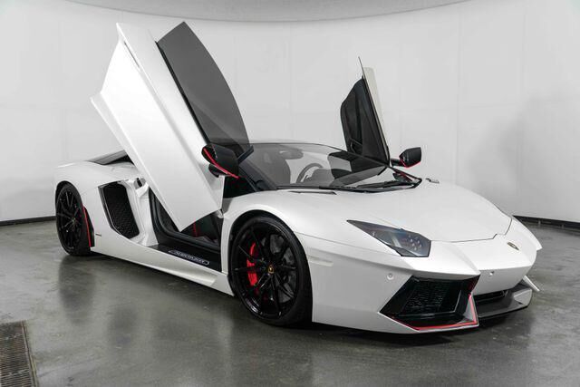 2016 LAMBORGHINI Aventador