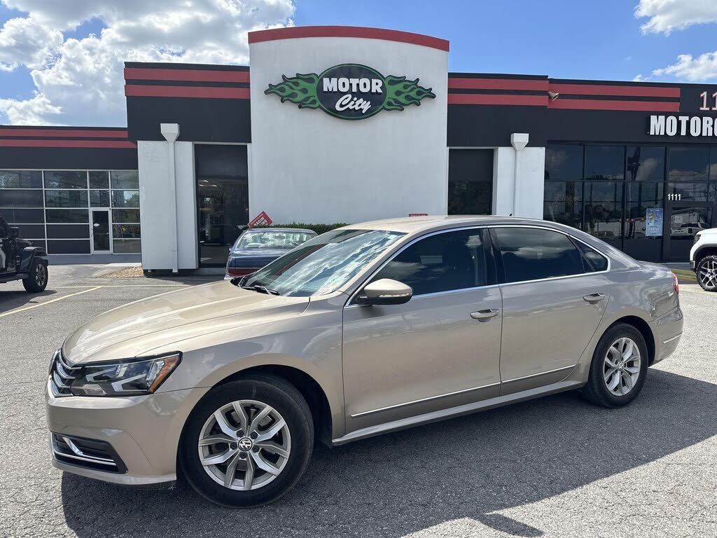 2016 VOLKSWAGEN Passat