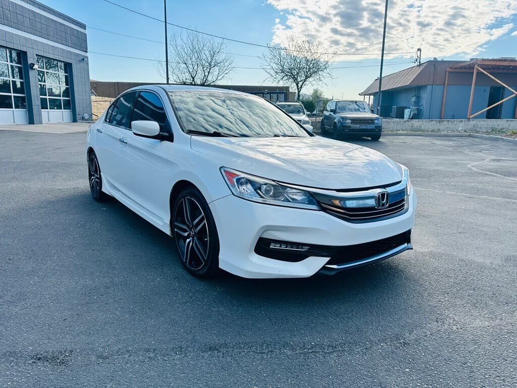 2017 HONDA Accord