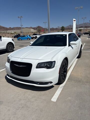 2020 CHRYSLER 300