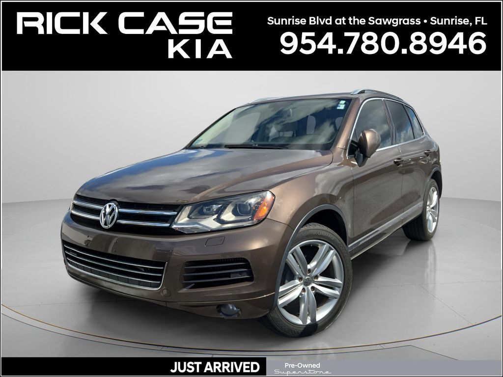 2013 VOLKSWAGEN Touareg