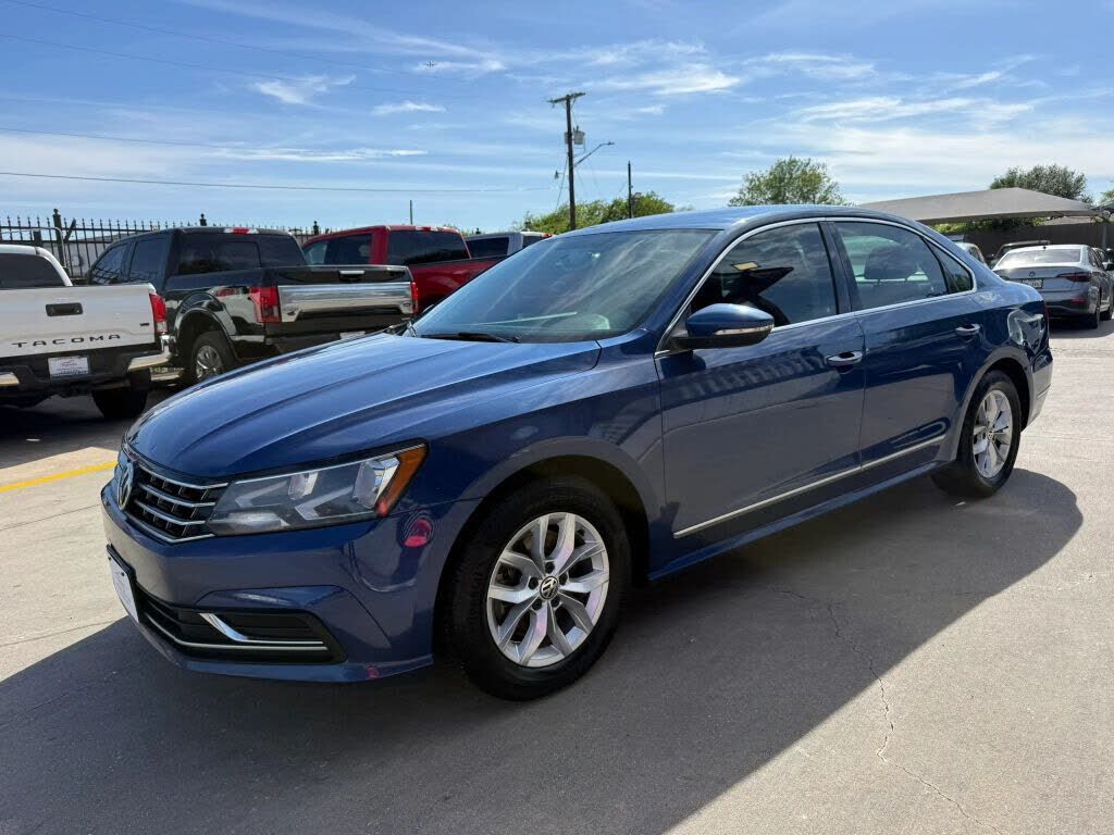 2016 VOLKSWAGEN Passat