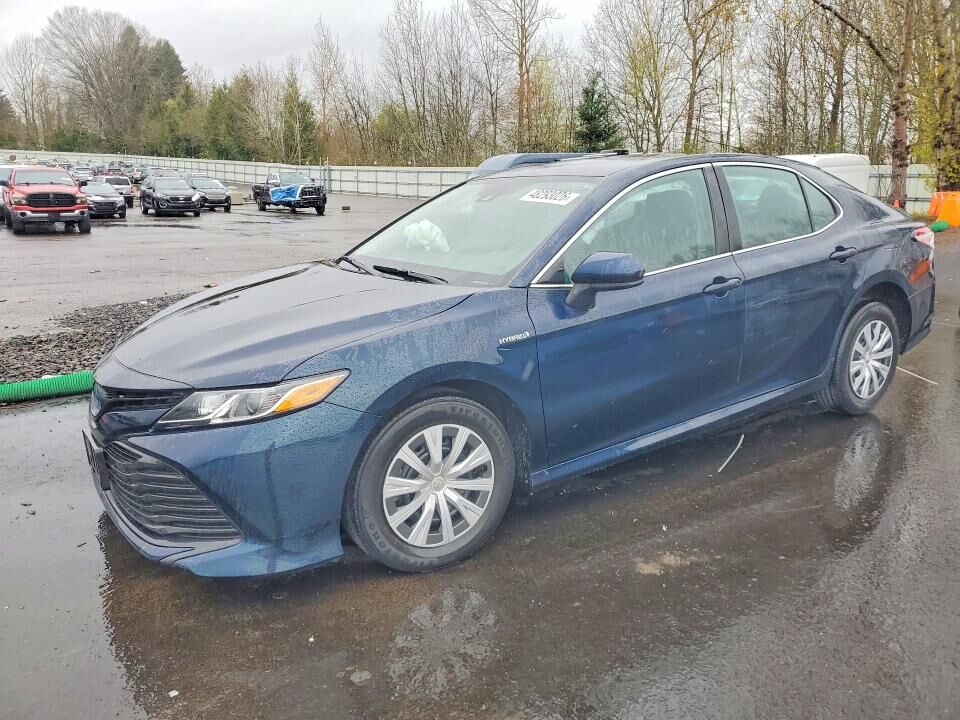 2020 TOYOTA Camry