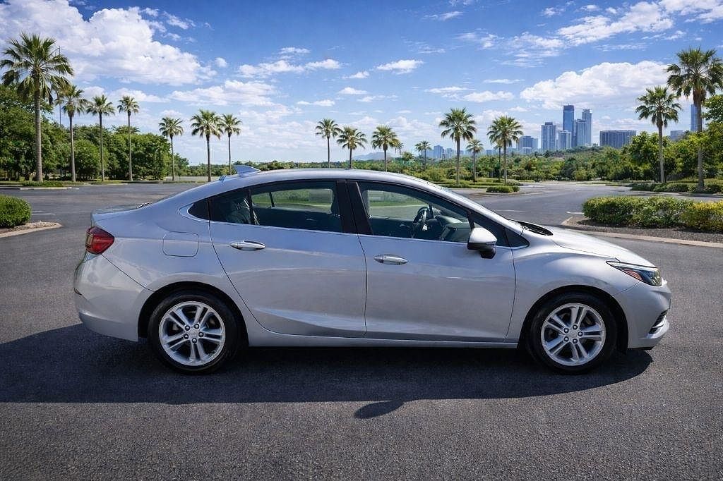 2017 CHEVROLET Cruze