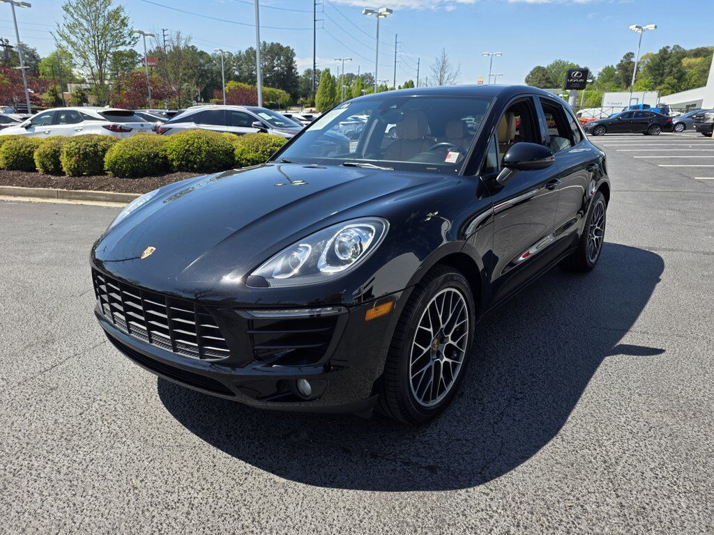 2018 PORSCHE Macan