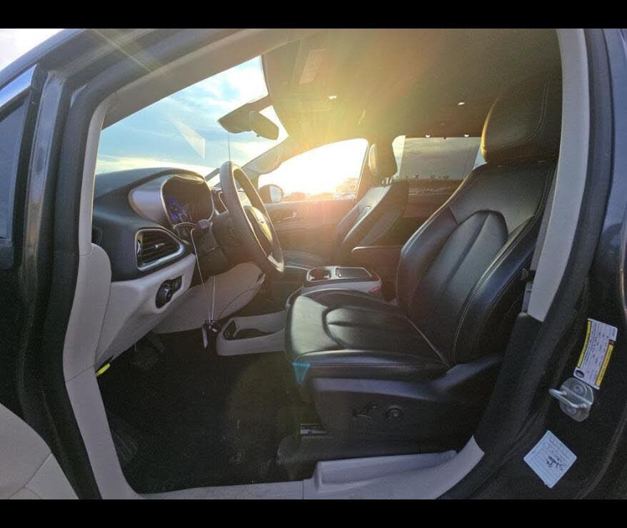 2023 CHRYSLER Pacifica