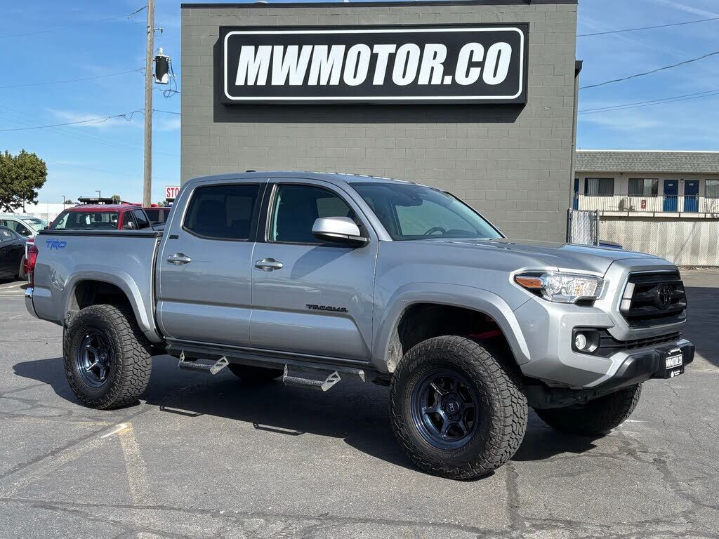 2020 TOYOTA Tacoma