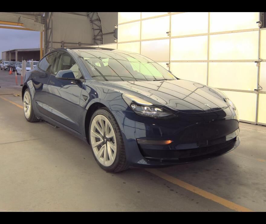 2022 TESLA Model 3