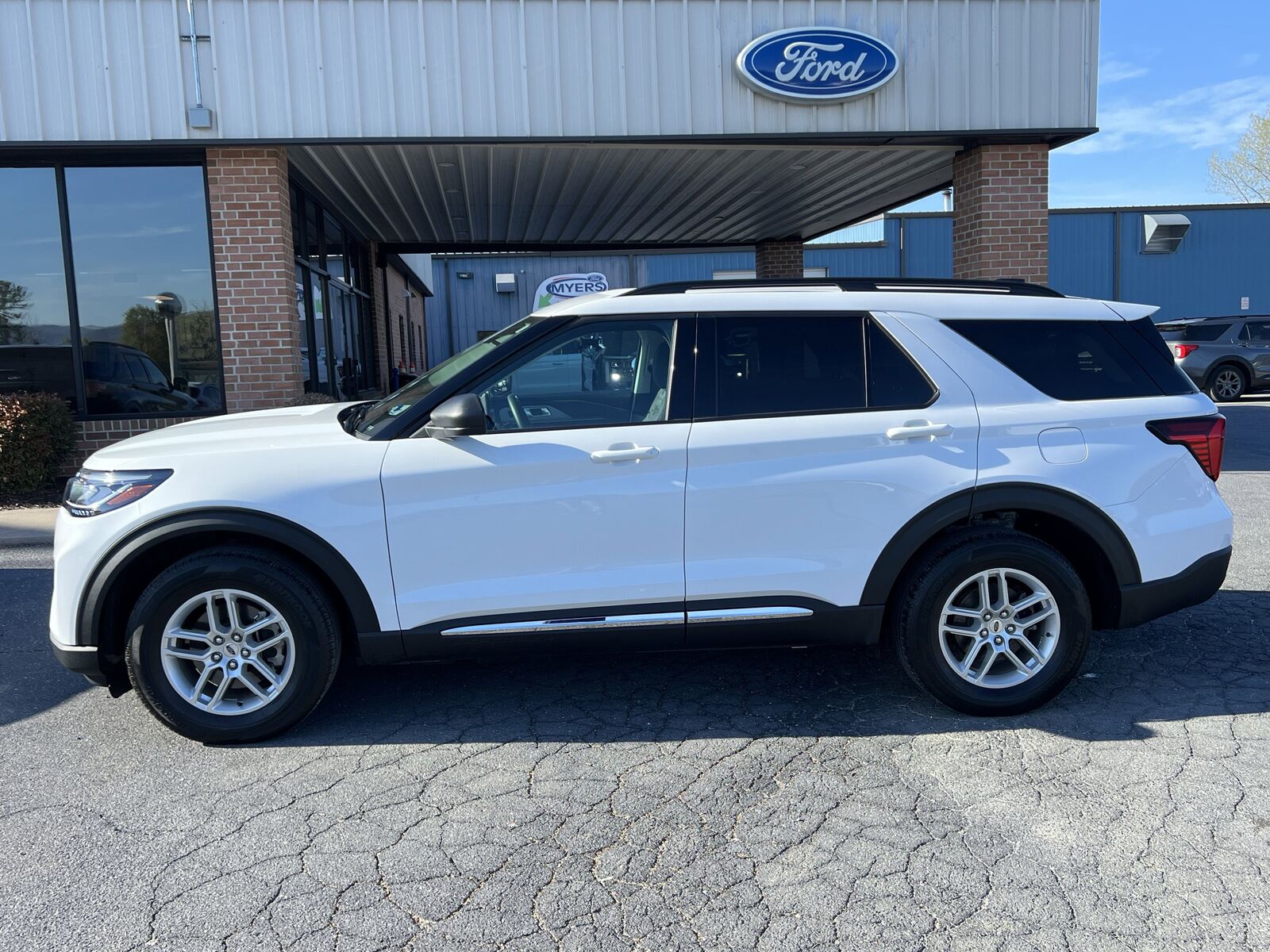 2025 FORD Explorer