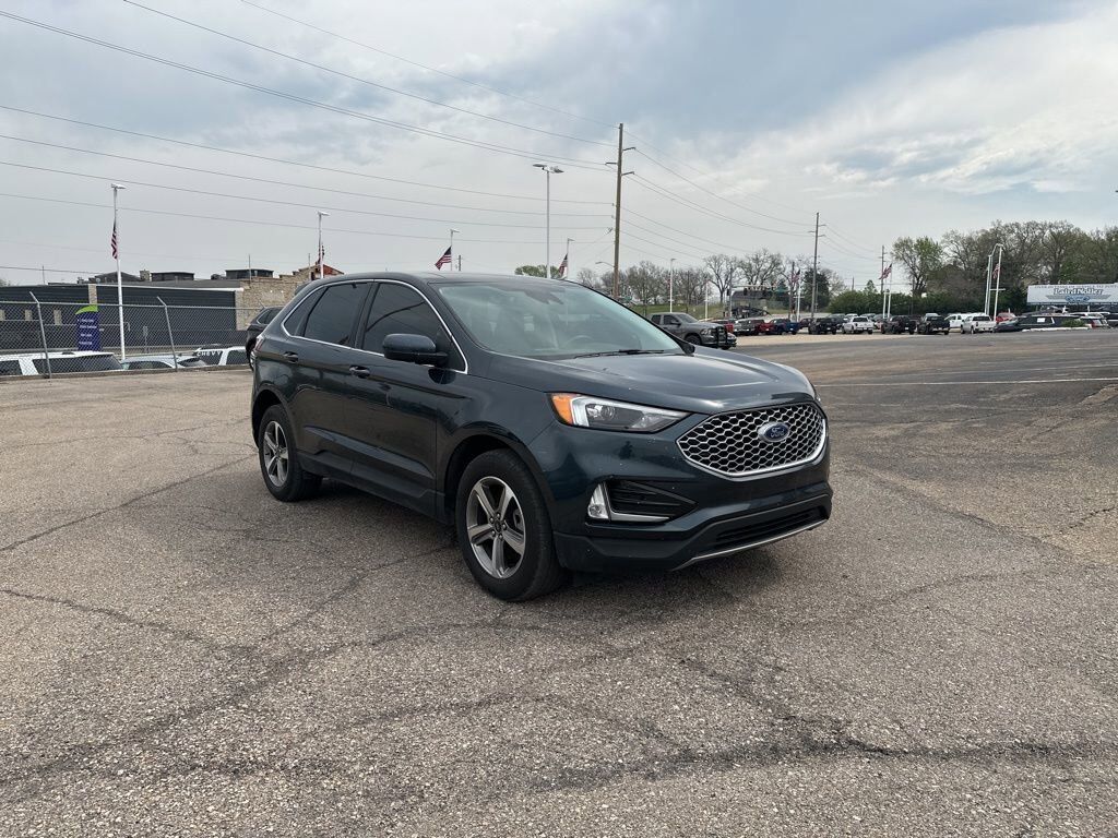 2023 FORD Edge