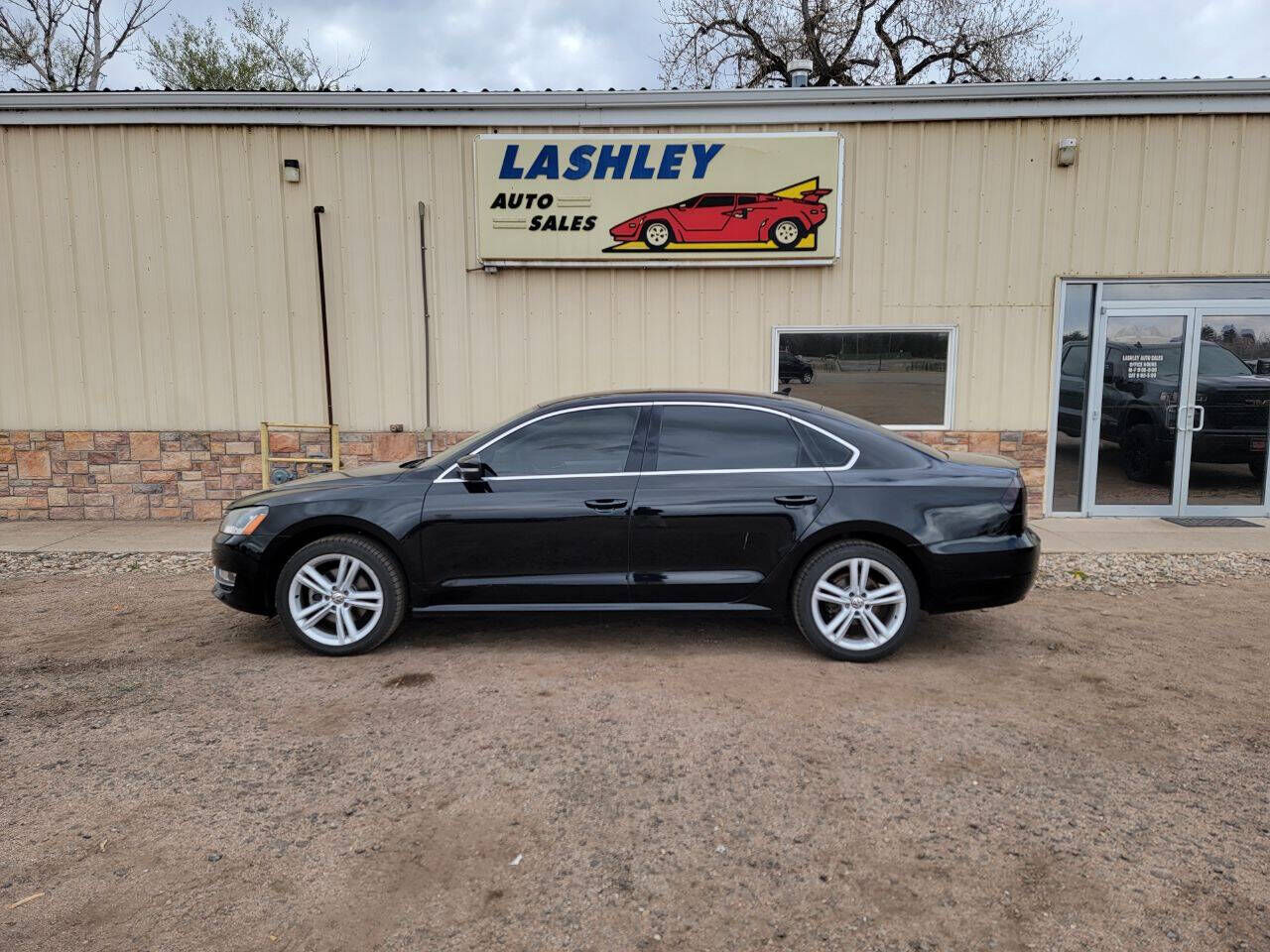 2013 VOLKSWAGEN Passat