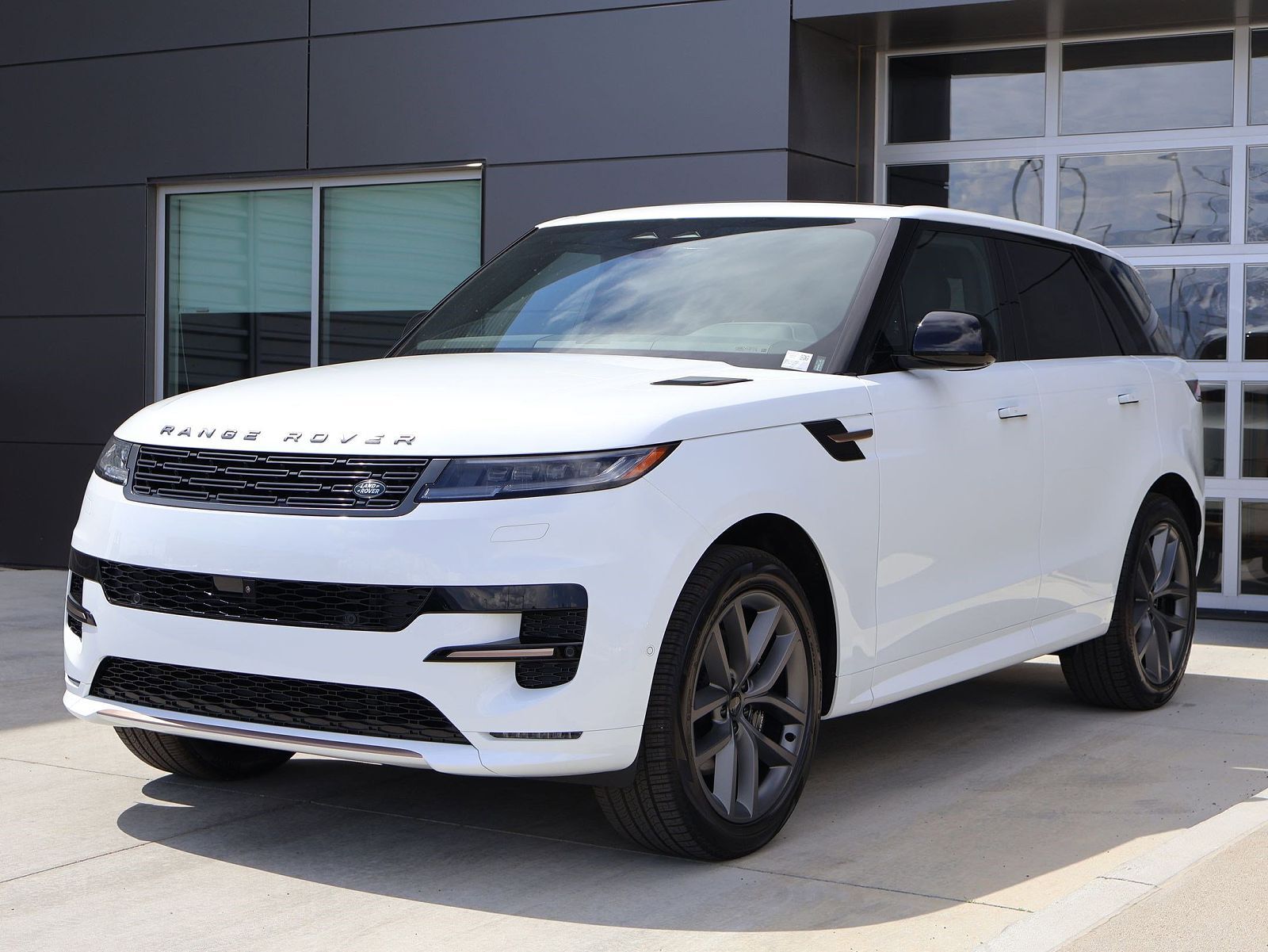 2026 LAND ROVER Range Rover Sport