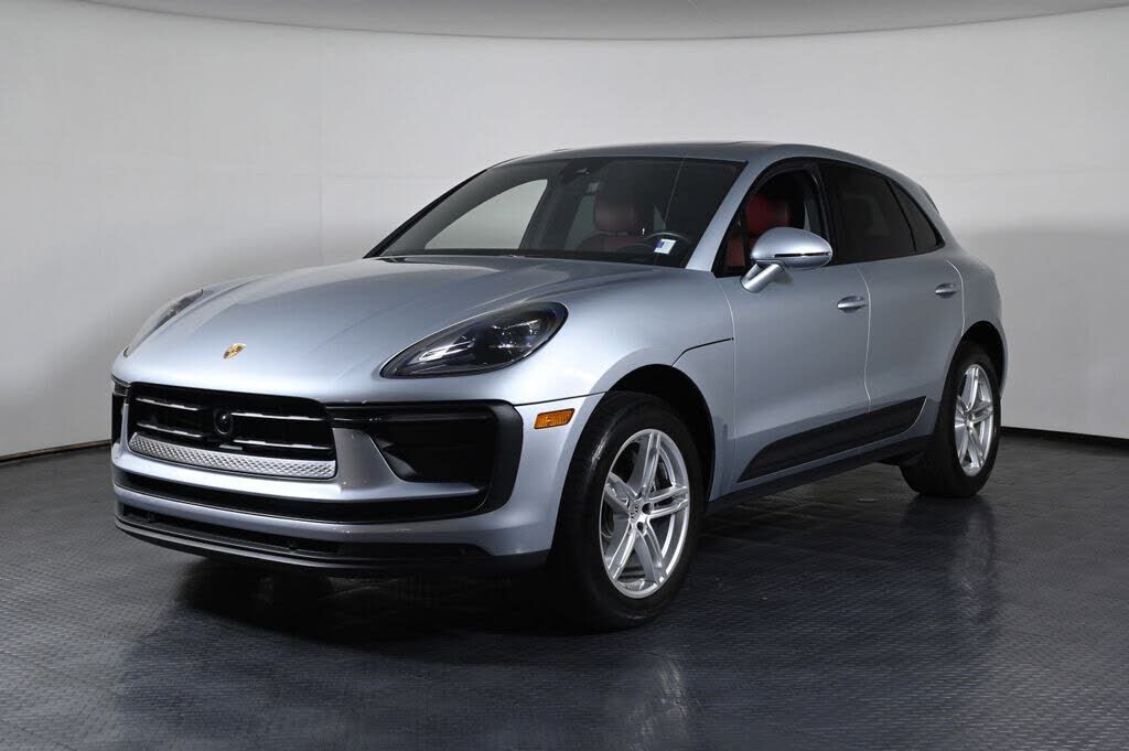 2023 PORSCHE Macan