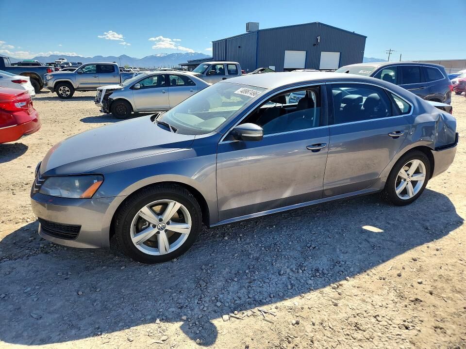 2013 VOLKSWAGEN Passat