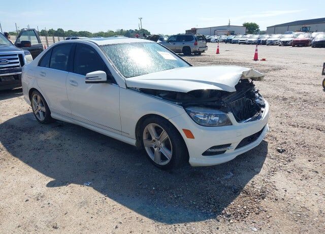 2011 MERCEDES-BENZ C-Class