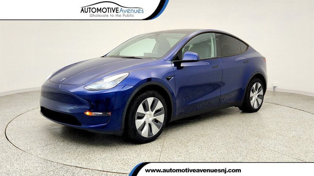 2024 TESLA Model Y