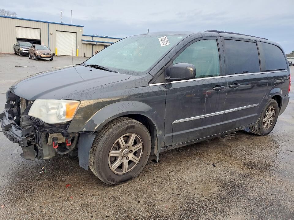 2012 CHRYSLER Town and Country