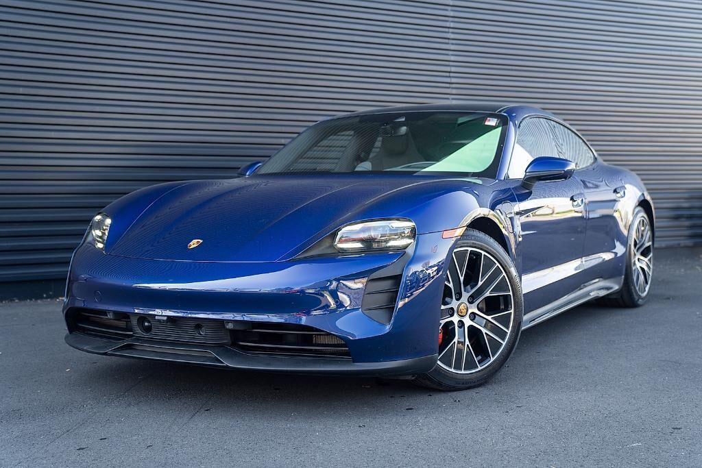 2024 PORSCHE Taycan