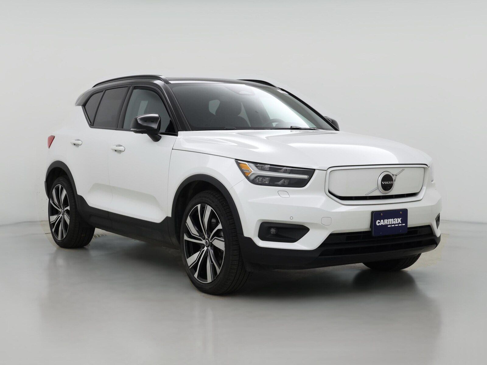 2021 VOLVO XC40