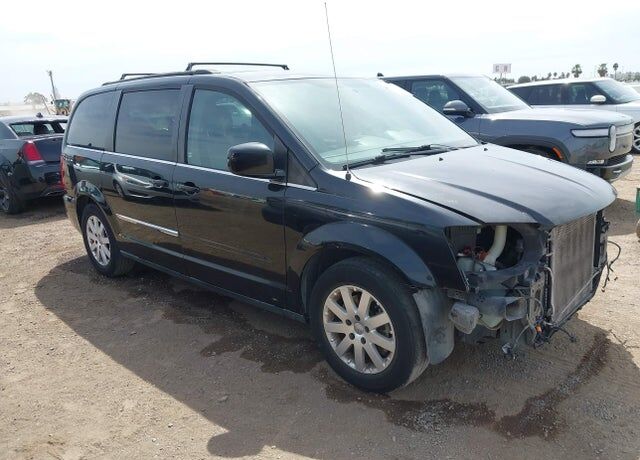 2014 CHRYSLER Town and Country