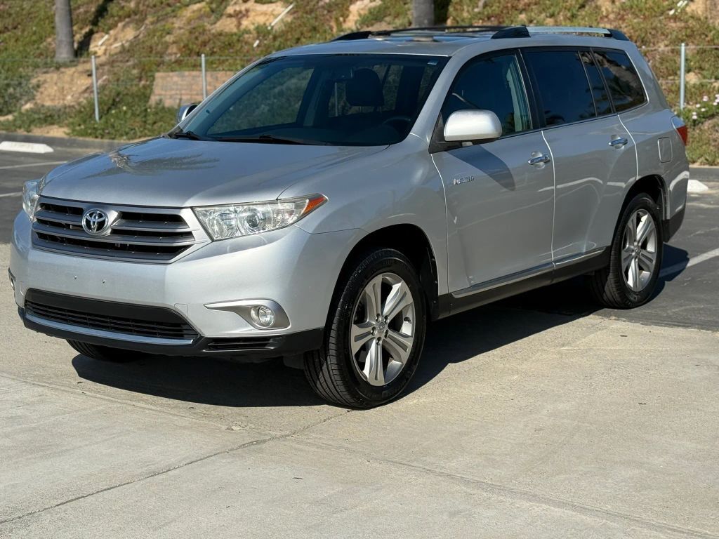 2013 TOYOTA Highlander