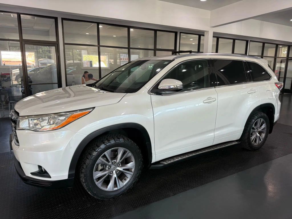 2019 TOYOTA Highlander