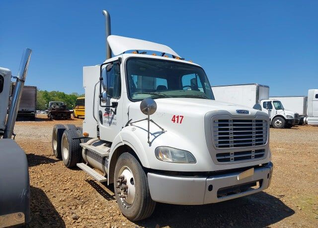 2013 FREIGHTLINER M2